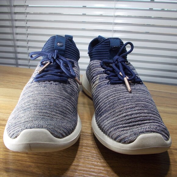 Nike Roshe Two Flyknit V2 Women’s Running Shoes 917688-400 Size 7 - Picture 3 of 5